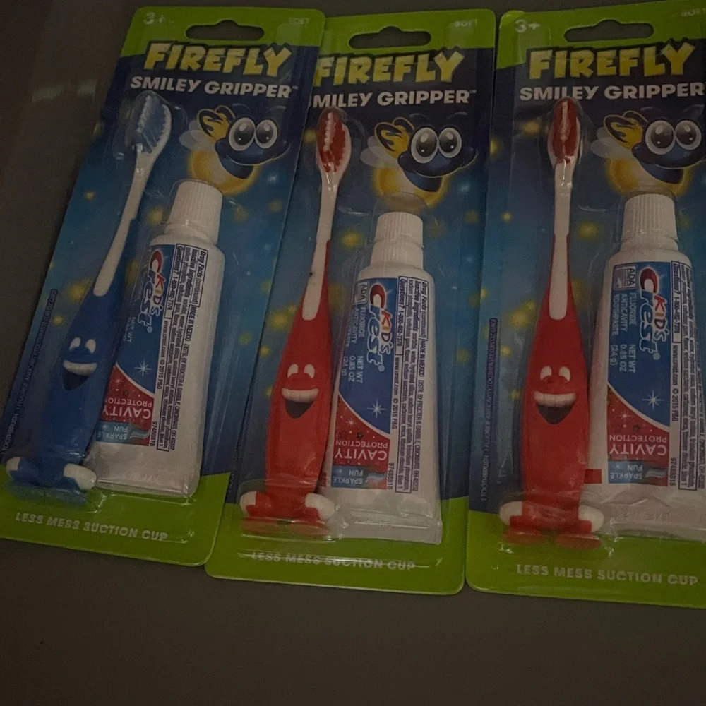 Smiley Gripper Toothbrush Set bundle